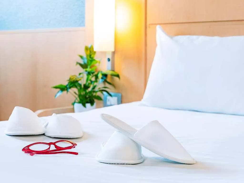 ***  Hotel Ibis Milano Ca' Granda Italy